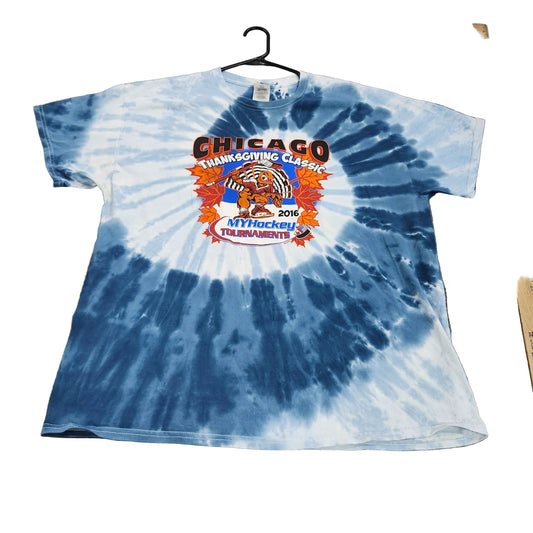 Gildan Chicago Thanksgiving Classic 2016 Hockey Tie Dye T-Shirt Mens XL Blue